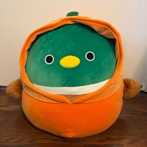 Squishmallow 18 inch Halloween Avery The Duck in Jack-O